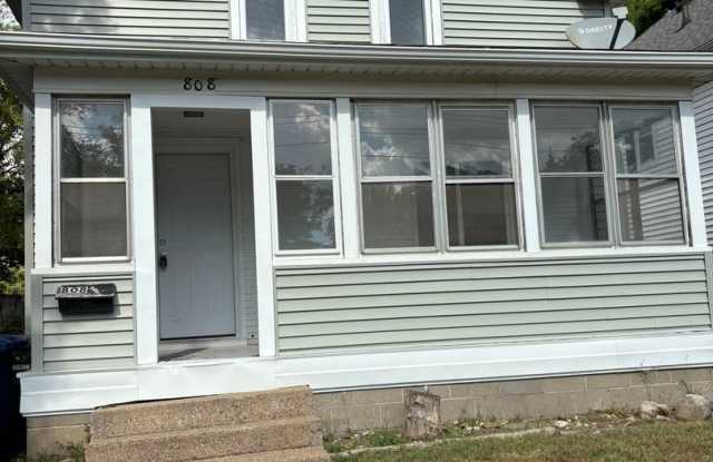 Recently remodeled 2 BR house - 808 Conger Street, Waterloo, IA 50703