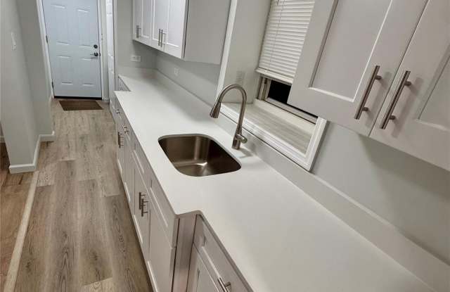 516 Morris Park Avenue unit: 3 photos photos 516 Morris Park Avenue unit: 3 photos photos