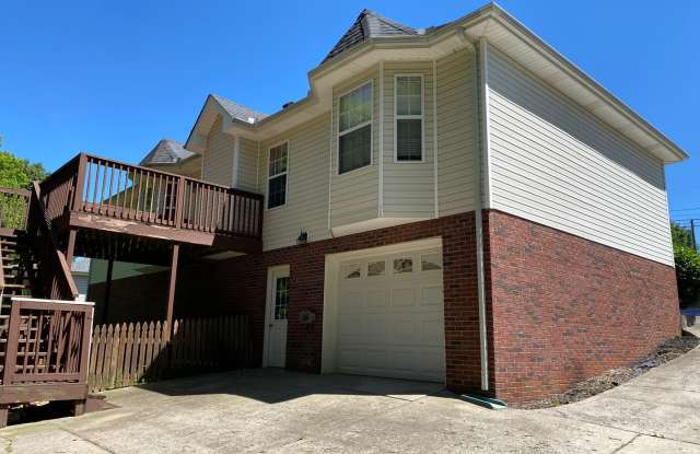 3 Bedroom Pet Friendly Home For Rent In St. B Area! photos photos