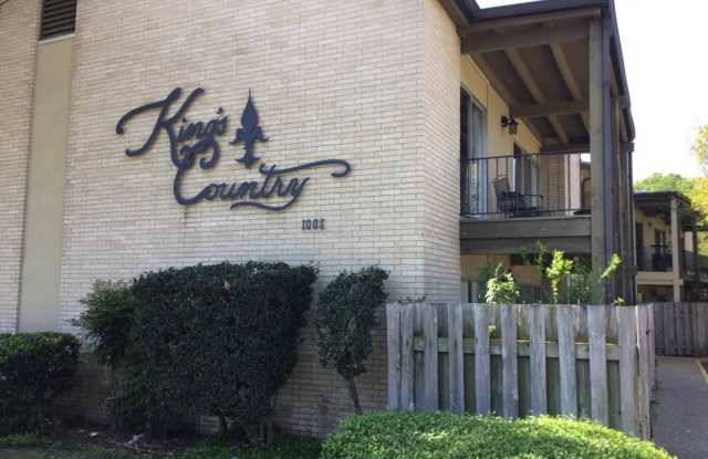 Don't miss this awesome 2BR condo in the heart of Lafayette! Gallery 1