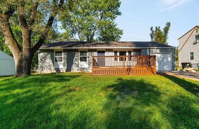 **For Lease: 716 Lacy Lane, Belton, MO** - 716 Lacy Lane, Belton, MO 64012