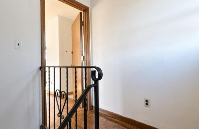 367 MERCER LOOP Gallery 2