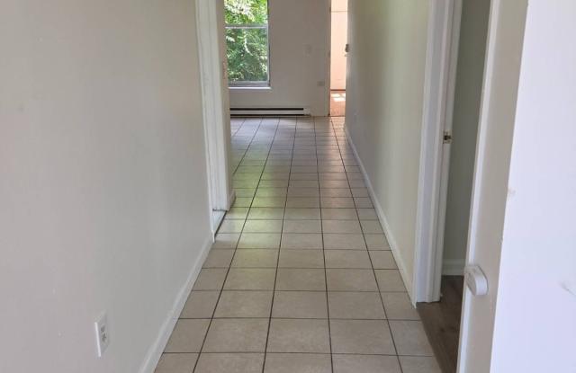 536 N pearl Gallery 2