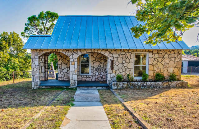 Quiet and Quaint Rock Home photos photos