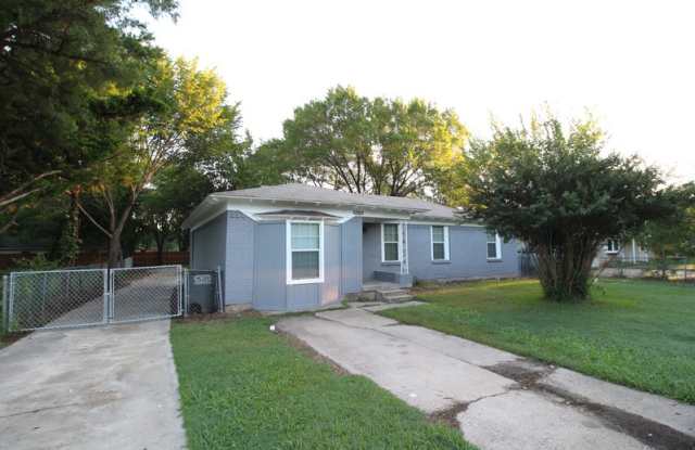 12921 Mitchell Dr Gallery 3