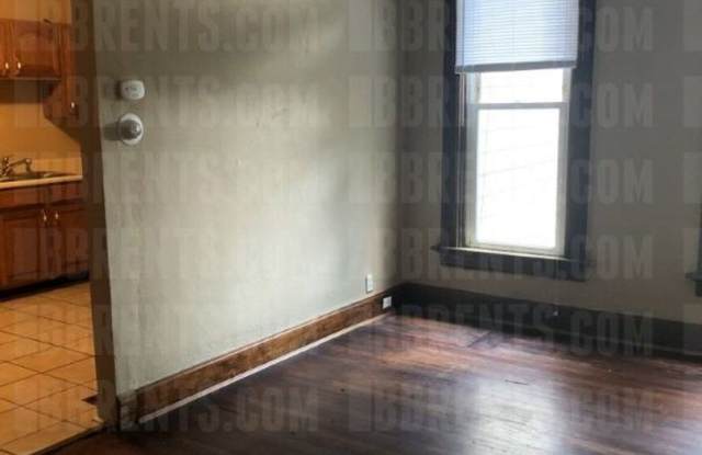 304 South B Street, Gallery 4