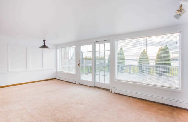 51 W Sintsink Drive 51 - 51 Sintsink Drive West, Manorhaven, NY 11050