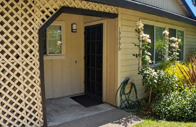 Newly Renovated 1BD/1BA Near Downtown Sonoma Gallery 2