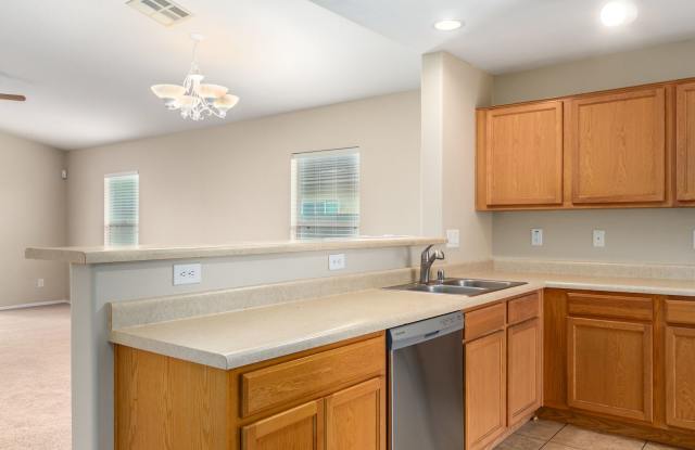 Excellent area of Goodyear! Like new inside! Gallery 4