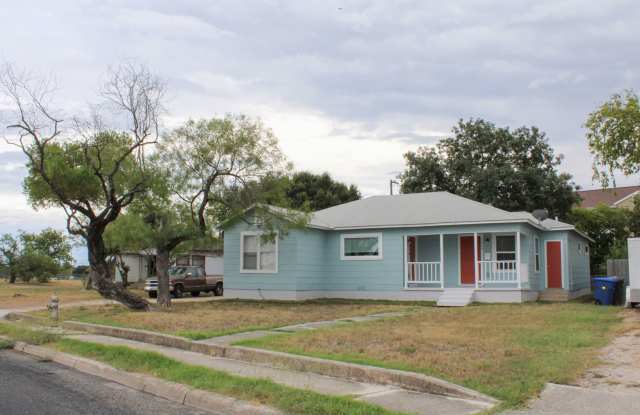 OLMOS PARK TERRACE DUPLEX Gallery 4