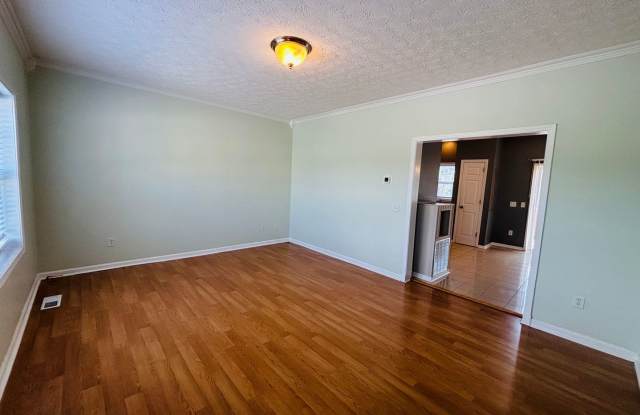 Conveniently located 2 Bedroom, 1.5 Bath Townhouse Gallery 3