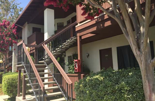 Spacious 3 Bed 2 Bath Condo in Sunnyvale Near Central Expressway photos photos