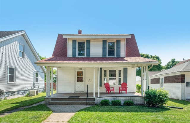 1012 Powers Ave NW - 1012 Powers Avenue Northwest, Grand Rapids, MI 49504