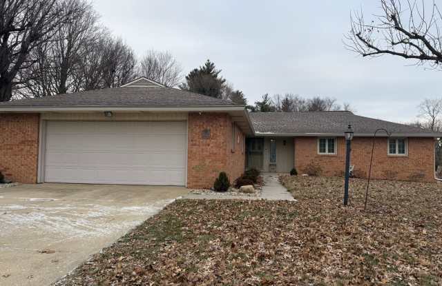 Beautiful Home in Rivercrest - Daleville - 13900 West Raintree Court, Daleville, IN 47334