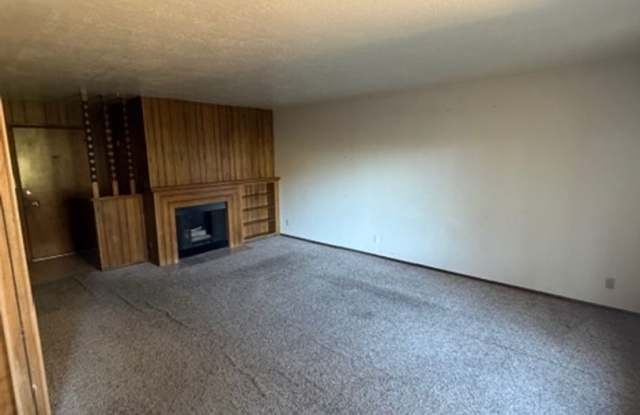 Clean and Comfortable 3 Bedroom, 2 Bathroom Townhouse photos photos