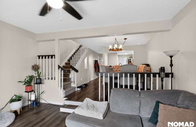 Spacious 2BR Townhome Finished Basement in Aurora photos photos