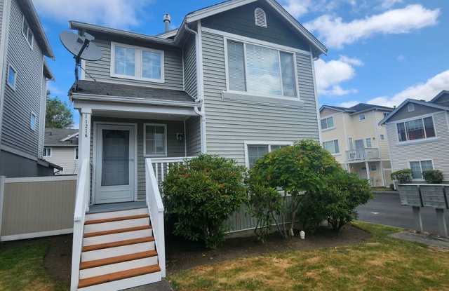 * Move-in Special * $500 OFF first month! photos photos