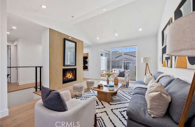 2420 Ives Lane Gallery 2