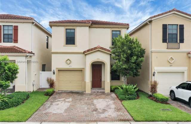 673 NE 191st St photos photos