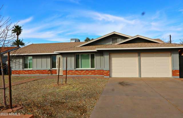 1626 W NORTHERN Avenue photos photos