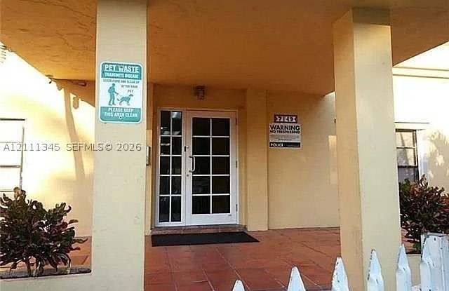 7149 Bay Dr Gallery 1