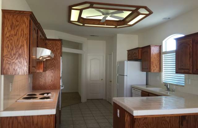 Buchanan Area Home with large yard Available for Lease photos photos