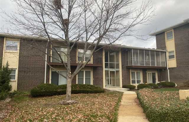 10379 Forest Brook Lane Gallery 1