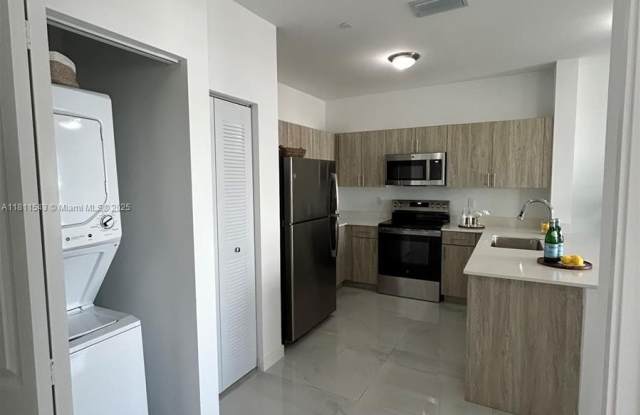 1010 SW 69th Ave photos photos