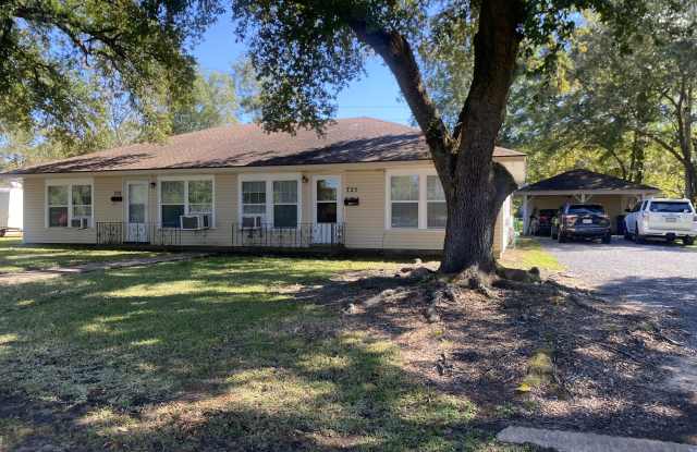 725 South 7th Street - 725 South 7th Street, Silsbee, TX 77656