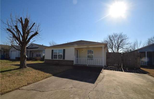 2510  SE 4th  ST - 2510 Southeast 4th Street, Bentonville, AR 72712