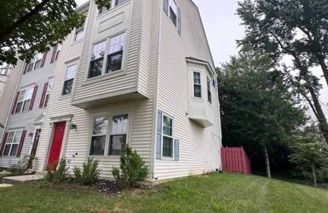 4 bedroom 3 bath townhome available for rent Gallery 4