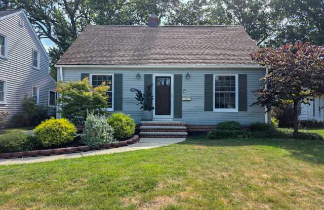 403 Elmwood Rd photos photos