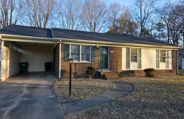 3 BR with Den  Carport! photos photos