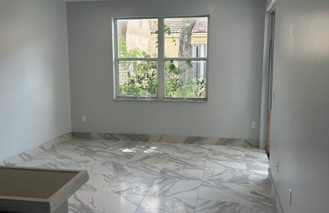 525 Northwest 87th Way photos photos