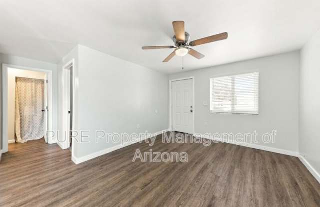 11709 N 79th Drive Gallery 2