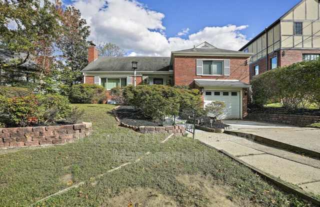 5747 27th St NW photos photos