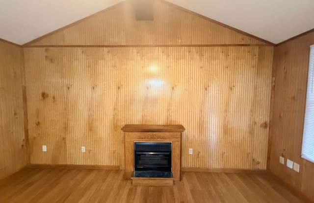 1706 Azalea Dr! This spacious 800 sq. ft. 1-bedroom, 1-bathroom apartment offers comfortable living with flat-rate utilities. photos photos