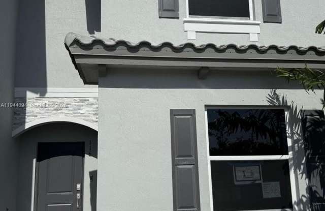 116 SE 11th Ct photos photos