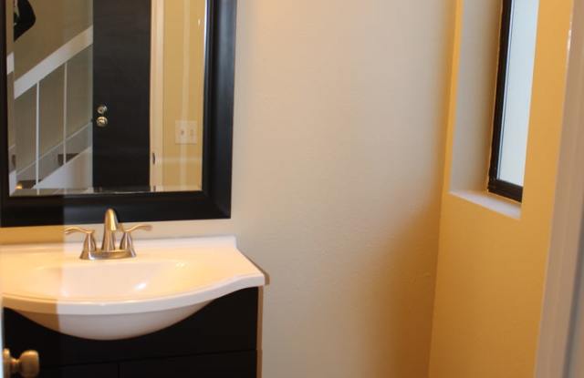 Large Townhome with 2-Car Garage in Granite Hills – El Cajon, CA photos photos