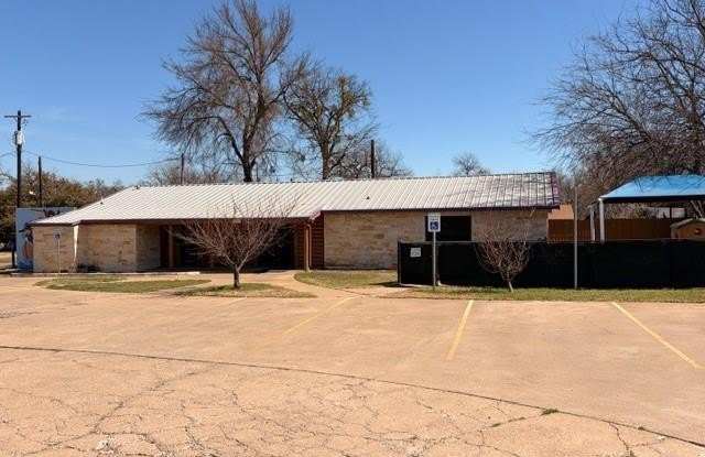 515 W Bridge Street photos photos