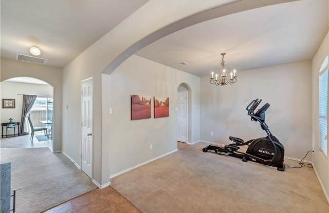 5000 Del Rey Circle Gallery 2