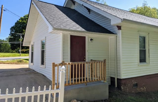 409 W C St 411 - 409 West C Street, Newton, NC 28658
