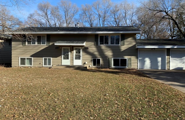 9243 Syndicate Ave - 9243 Syndicate Avenue, Lexington, MN 55014
