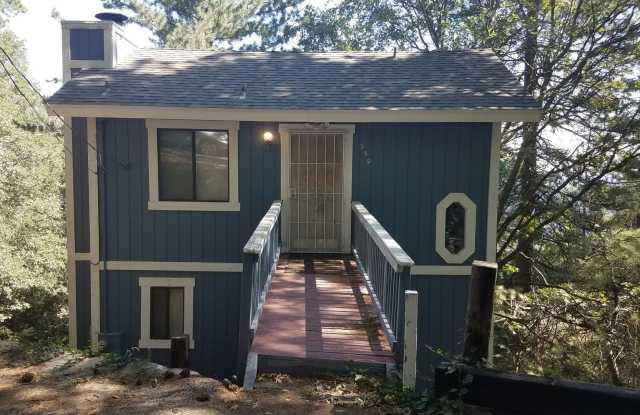 For rent: 2 bedroom, 1 bath house photos photos