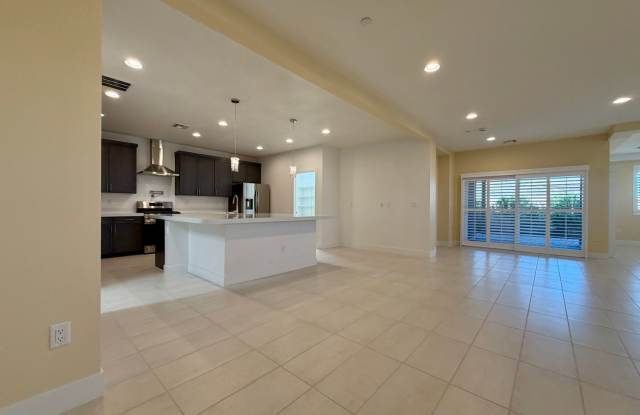 Stunning Inside and Out Gallery 4