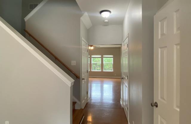355 Vineland Place Drive Gallery 4