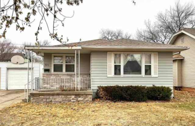 823 North K Street - 823 North K Street, Fremont, NE 68025 823 North K Street - 823 North K Street, Fremont, NE 68025