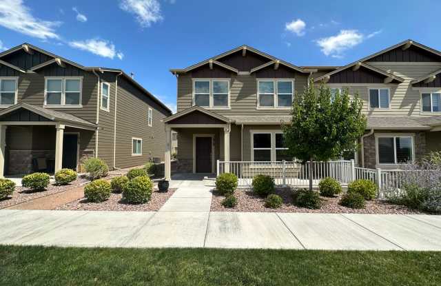 3 BED 3 BATH TOWNHOME WITH AMAZING MOUNTAIN VIEWS !!!!! - 1978 Birmingham Loop, Colorado Springs, CO 80910