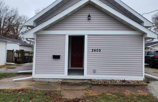 2 Bedroom 1 Bath Home With 2 Stall Garage photos photos