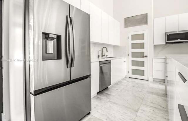 513 Leslie Drive 513, Hallandale Beach, FL 33009 Gallery 4